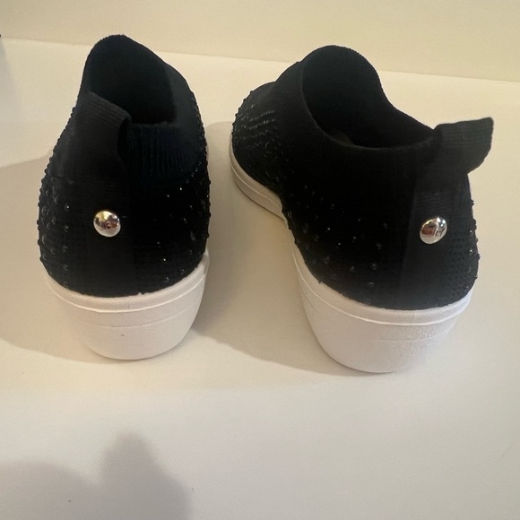 JEAN ARDOR WOMEN’S LIGHTWEIGHT, BREATHABLE BLACK SIZE 7 SLIP-ON WALKING SHOES - Picture 2 of 9